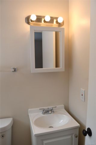 108 Flower Hill, Kingston, NY 12401