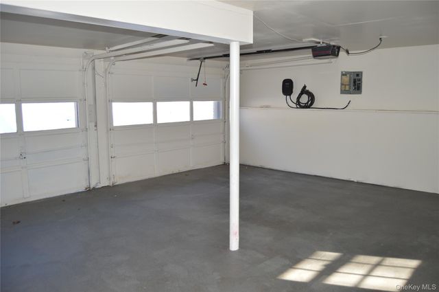 108 Flower Hill, Kingston, NY 12401