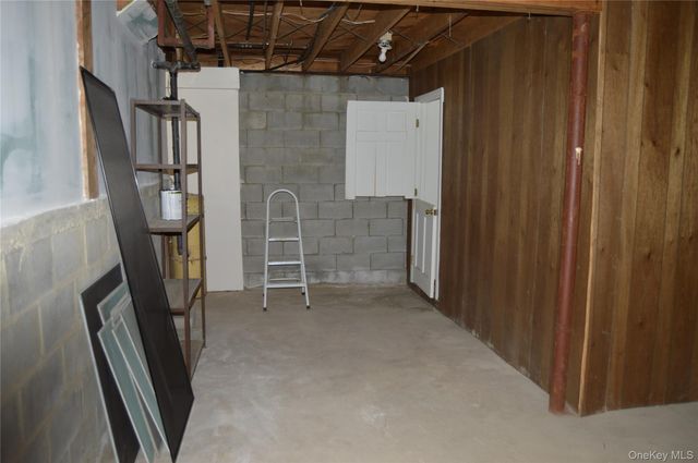 108 Flower Hill, Kingston, NY 12401