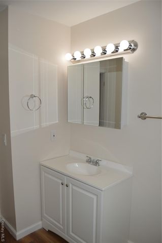 108 Flower Hill, Kingston, NY 12401