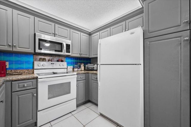 5382 Firenze Drive D, Boynton Beach, FL 33437