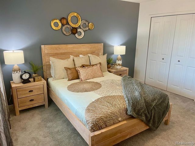 20930 Lyon 17, Macomb, MI 48042