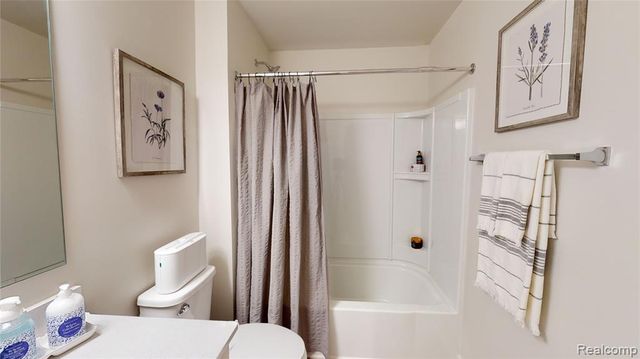 20930 Lyon 17, Macomb, MI 48042