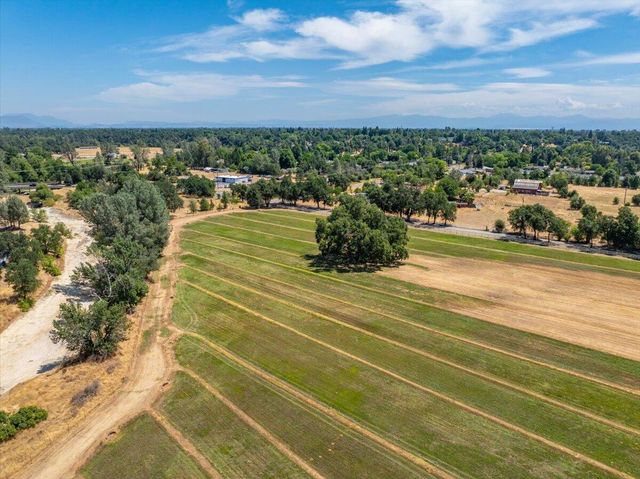 5521 Churn Crk Road, Redding, CA 96002