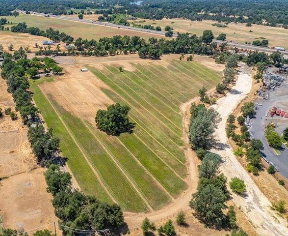 5521 Churn Crk Road, Redding, CA 96002