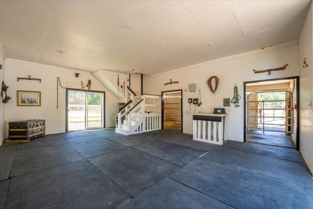 5521 Churn Crk Road, Redding, CA 96002