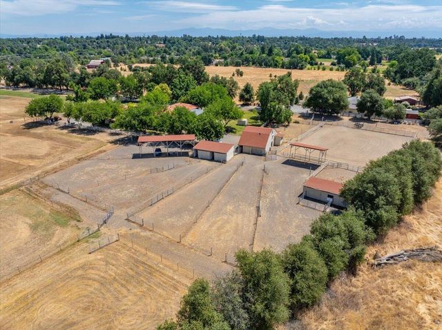 5521 Churn Crk Road, Redding, CA 96002
