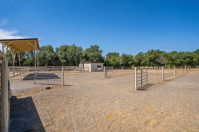 5521 Churn Crk Road, Redding, CA 96002