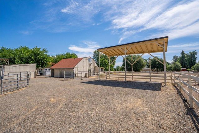 5521 Churn Crk Road, Redding, CA 96002