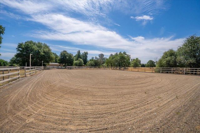 5521 Churn Crk Road, Redding, CA 96002