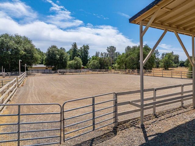 5521 Churn Crk Road, Redding, CA 96002