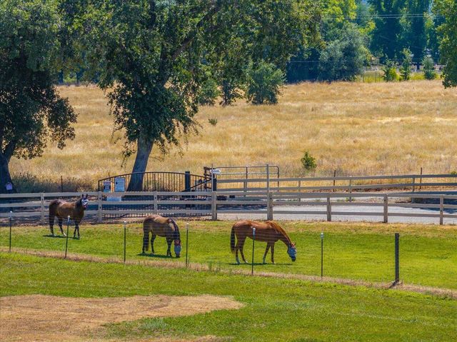 5521 Churn Crk Road, Redding, CA 96002