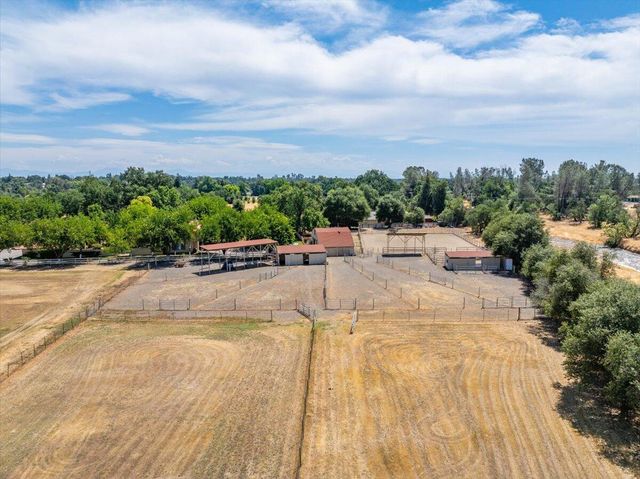 5521 Churn Crk Road, Redding, CA 96002