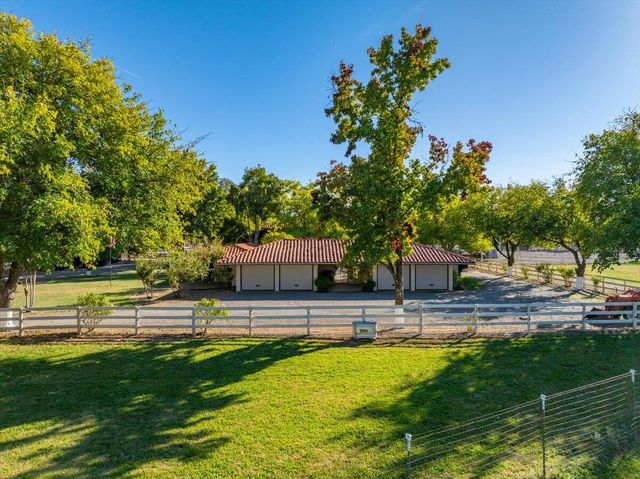 5521 Churn Crk Road, Redding, CA 96002
