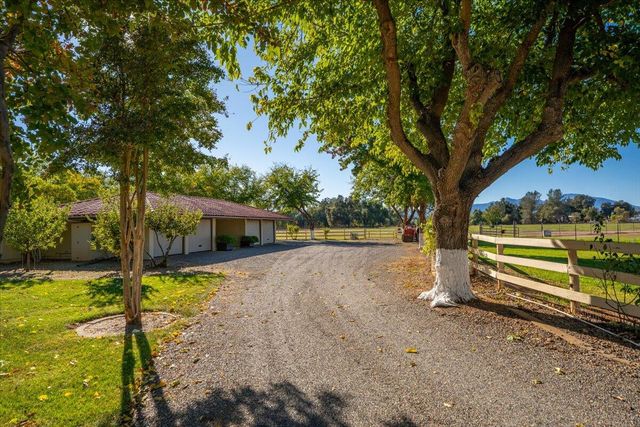 5521 Churn Crk Road, Redding, CA 96002
