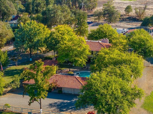 5521 Churn Crk Road, Redding, CA 96002