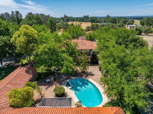 5521 Churn Crk Road, Redding, CA 96002