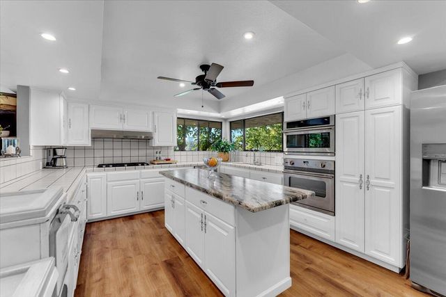 5521 Churn Crk Road, Redding, CA 96002