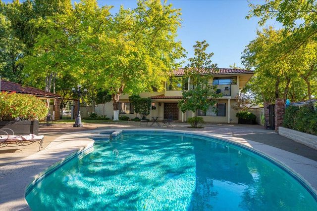 5521 Churn Crk Road, Redding, CA 96002