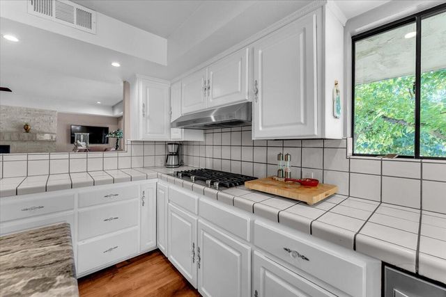 5521 Churn Crk Road, Redding, CA 96002