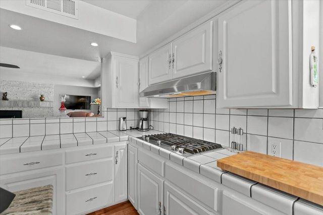 5521 Churn Crk Road, Redding, CA 96002