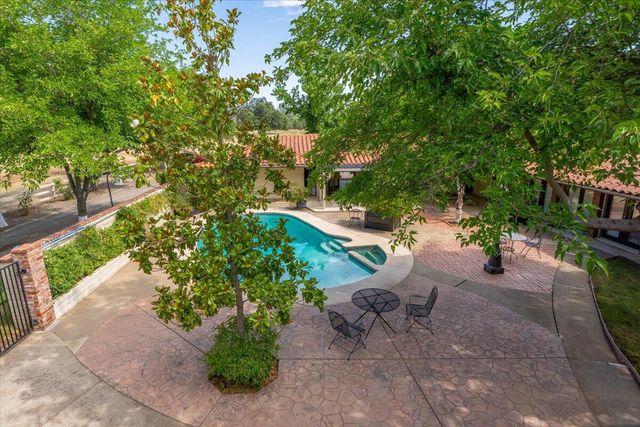 5521 Churn Crk Road, Redding, CA 96002