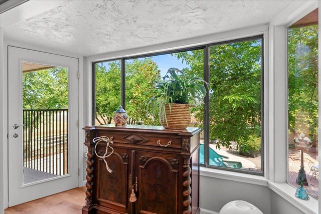 5521 Churn Crk Road, Redding, CA 96002