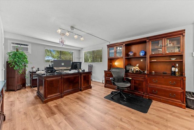 5521 Churn Crk Road, Redding, CA 96002