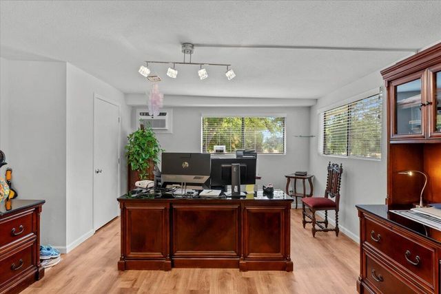 5521 Churn Crk Road, Redding, CA 96002