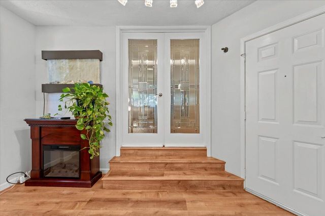 5521 Churn Crk Road, Redding, CA 96002