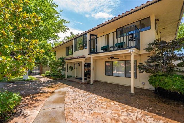 5521 Churn Crk Road, Redding, CA 96002