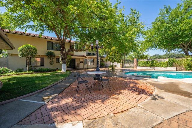 5521 Churn Crk Road, Redding, CA 96002