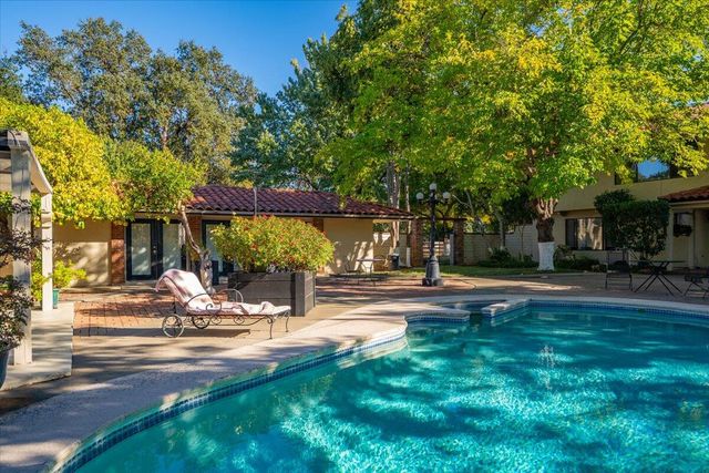 5521 Churn Crk Road, Redding, CA 96002