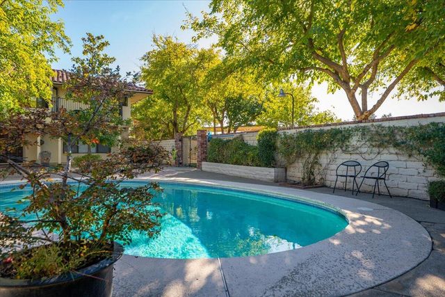 5521 Churn Crk Road, Redding, CA 96002