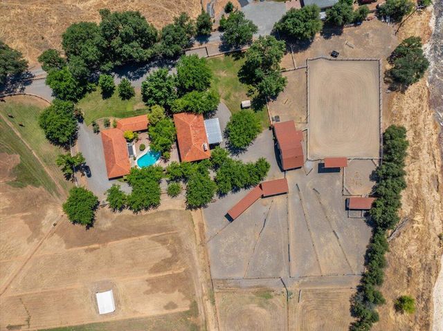 5521 Churn Crk Road, Redding, CA 96002