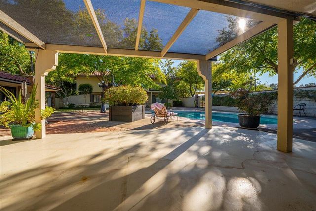 5521 Churn Crk Road, Redding, CA 96002