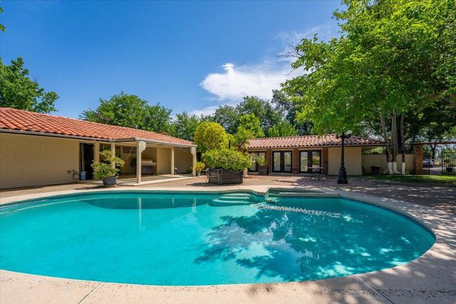 5521 Churn Crk Road, Redding, CA 96002