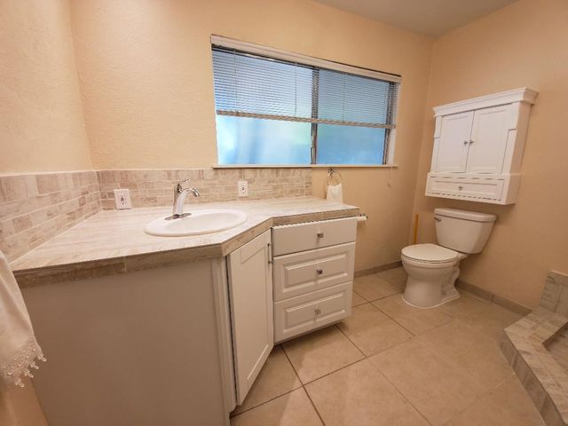 5521 Churn Crk Road, Redding, CA 96002