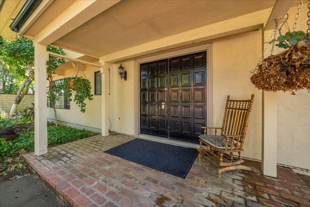 5521 Churn Crk Road, Redding, CA 96002