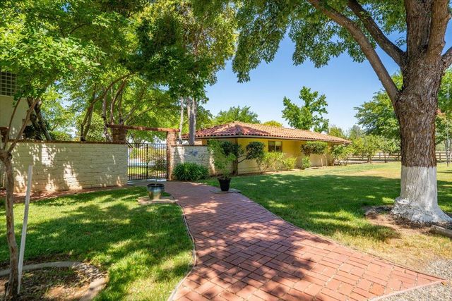 5521 Churn Crk Road, Redding, CA 96002