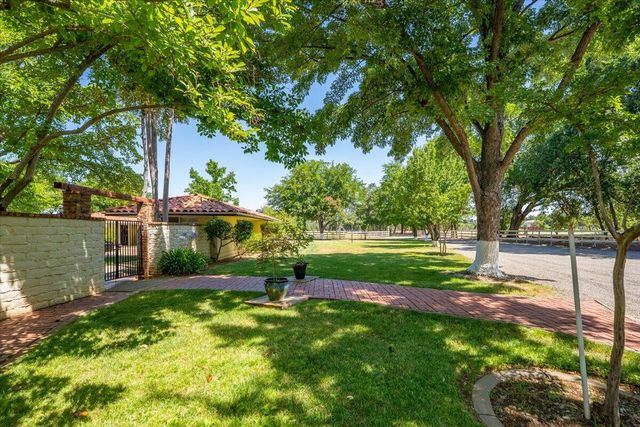 5521 Churn Crk Road, Redding, CA 96002