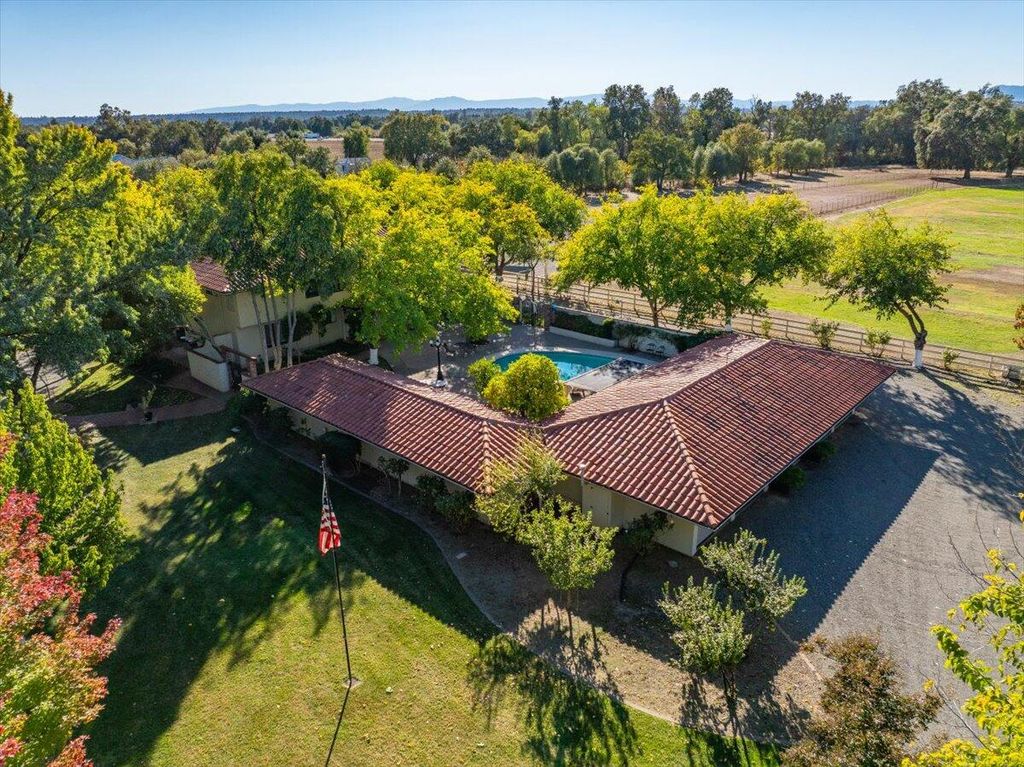 5521 Churn Crk Road, Redding, CA 96002