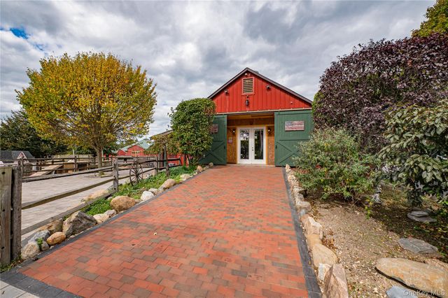 2746 Sound Avenue, Riverhead, NY 11901