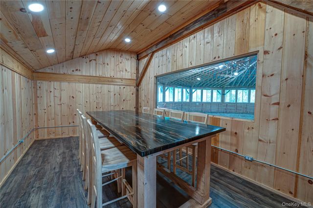 2746 Sound Avenue, Riverhead, NY 11901