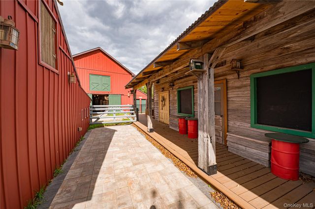 2746 Sound Avenue, Riverhead, NY 11901