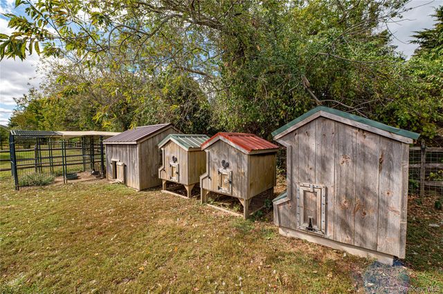 2746 Sound Avenue, Riverhead, NY 11901