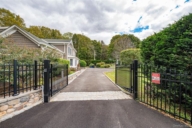 2746 Sound Avenue, Riverhead, NY 11901