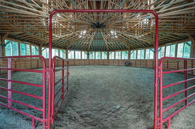 2746 Sound Avenue, Riverhead, NY 11901