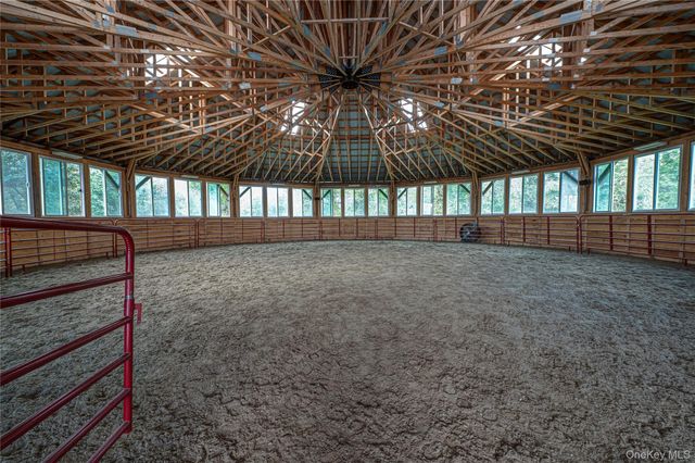 2746 Sound Avenue, Riverhead, NY 11901