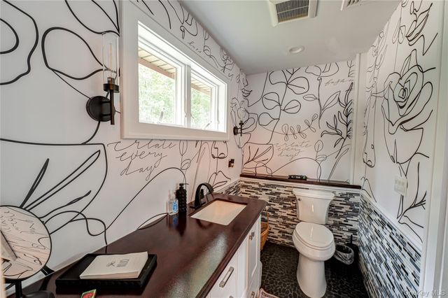 2746 Sound Avenue, Riverhead, NY 11901